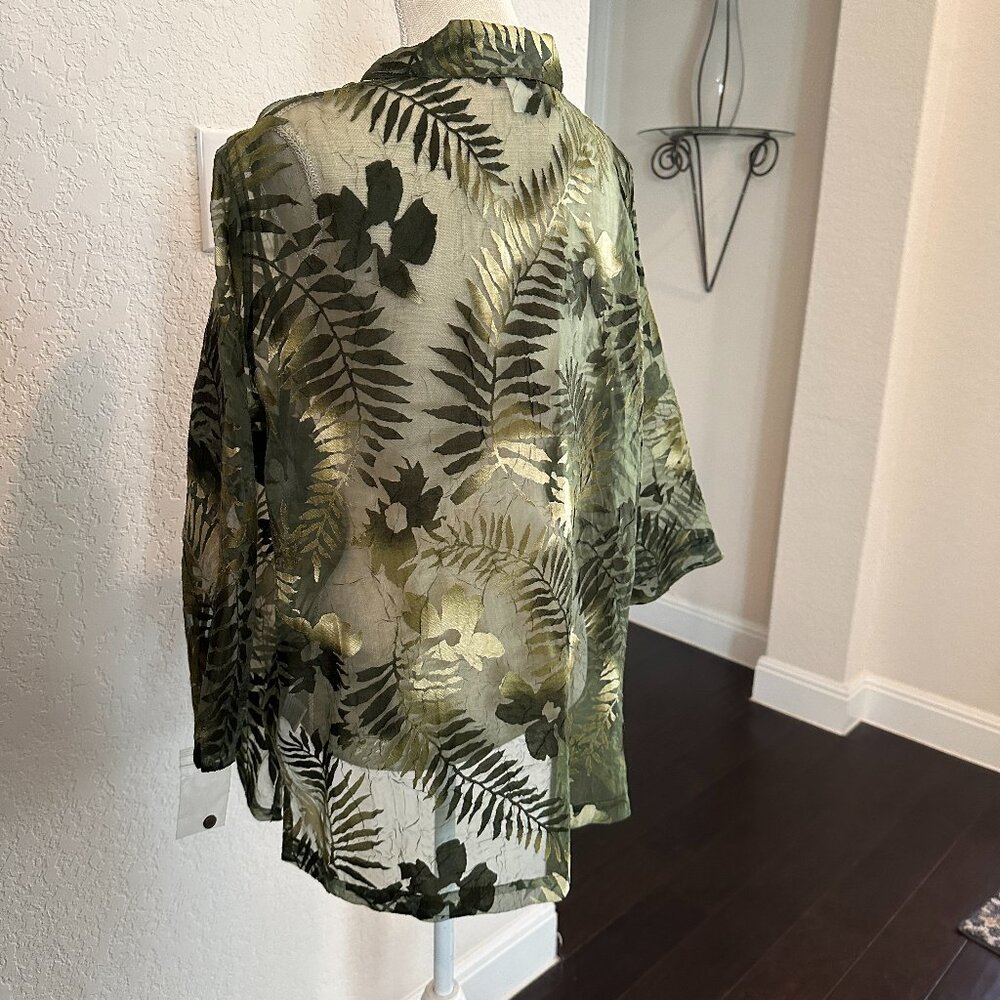 TANJAY Semi Sheer Green Floral Shirt - 16 - Picture 3 of 12